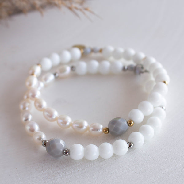 Pearly white bracelet